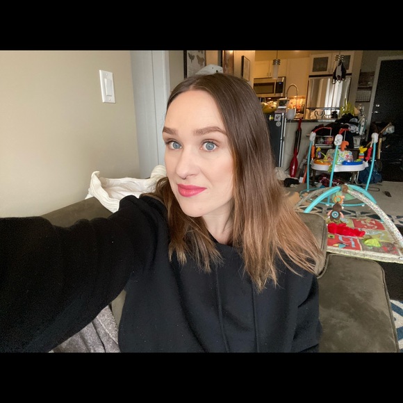 Meet your Posher, Lindsay - Picture 1 of 2